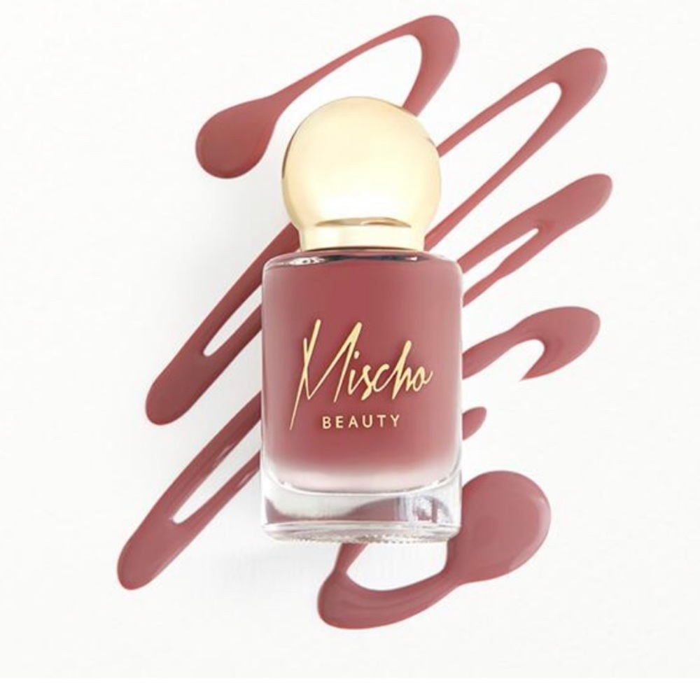 Brand new in box MISCHO BEAUTY
Nail Polish in Ijama